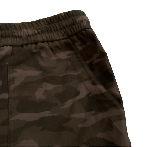 NWT Athleta Farallon Camo MultiPocket Elastic Waist/Cuff Jogger Pants 26/3X - Picture 6 of 12